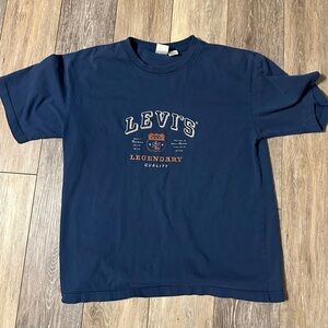 Vintage Levi’s Women’s T- shirt